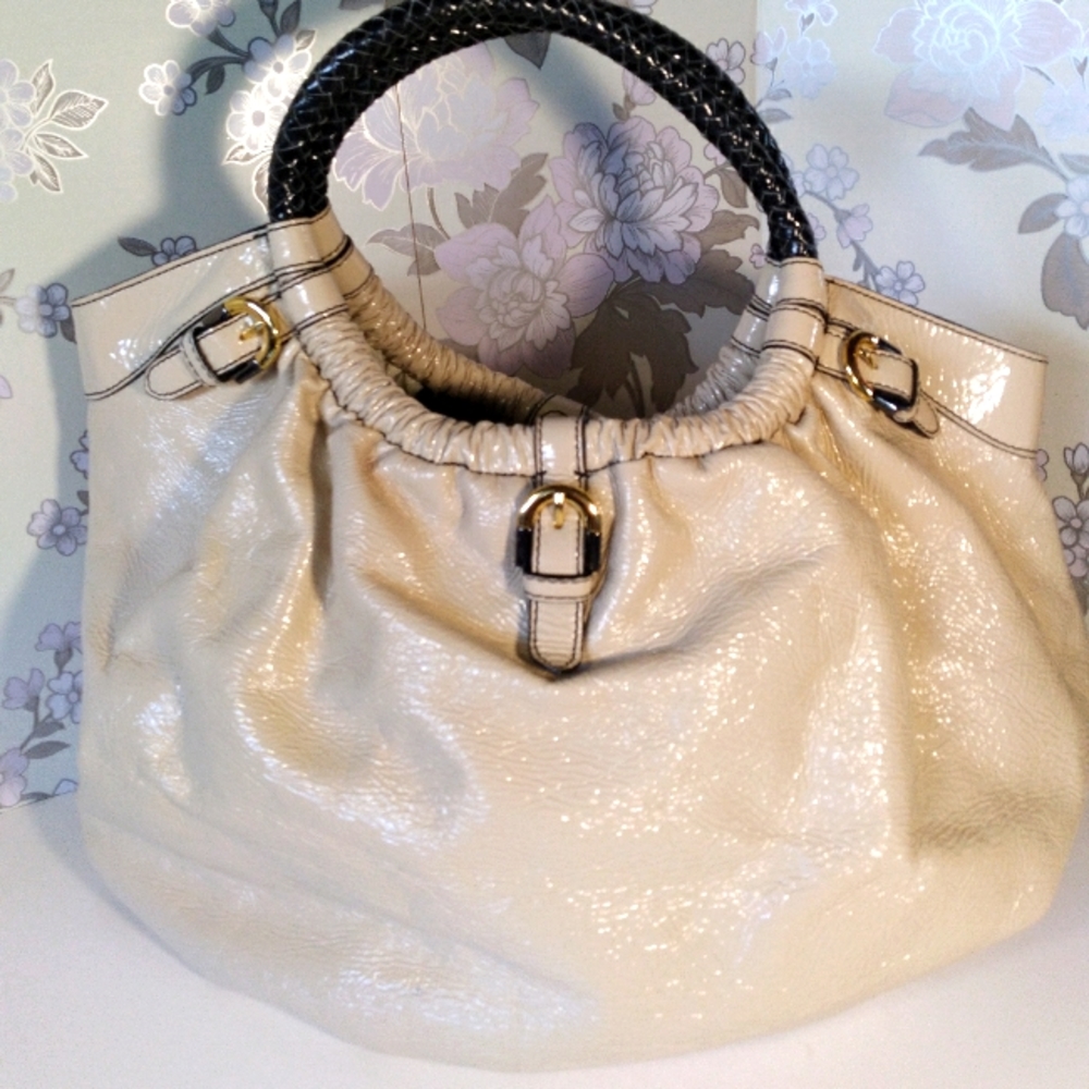 Gorgeous Badgley Mischka Large Bag, Tote, Purse, Cream colour Patent Leather.